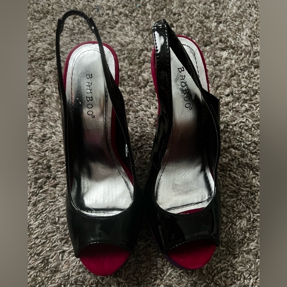 NWOT Bamboo pink/ purple heels